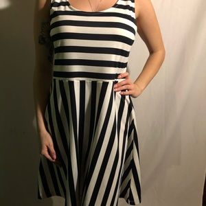 H&M
Black and White Sleeveless Crisscross dress